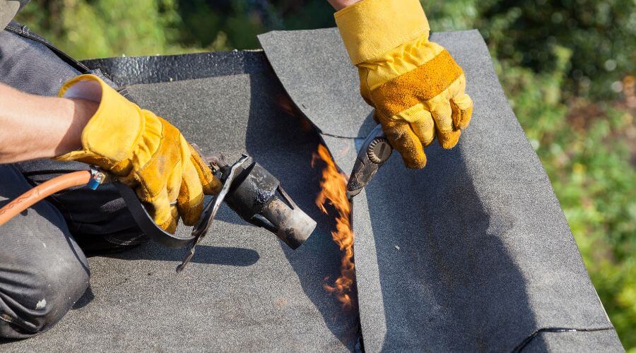 Professional gutter cleaning in Perryville, AR